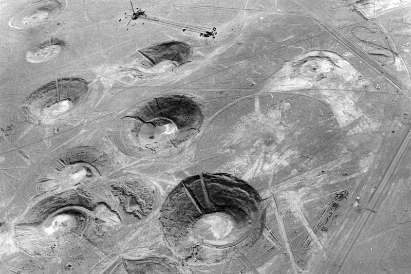 Illustration for article titled These 21 Enormous Man Made Holes Will Give You Vertigo